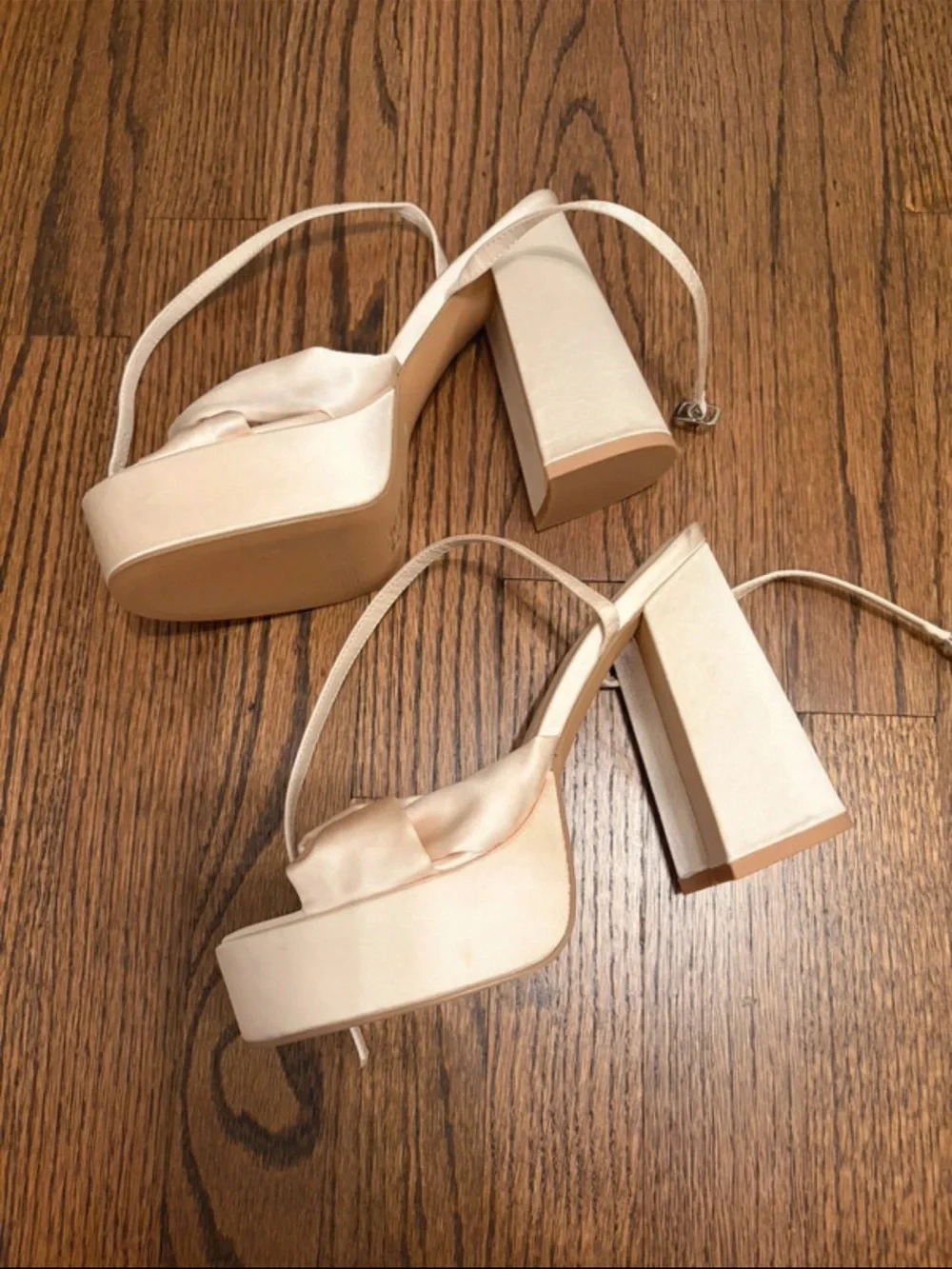 NWOT Princess Polly Satin Knotted Platform heels